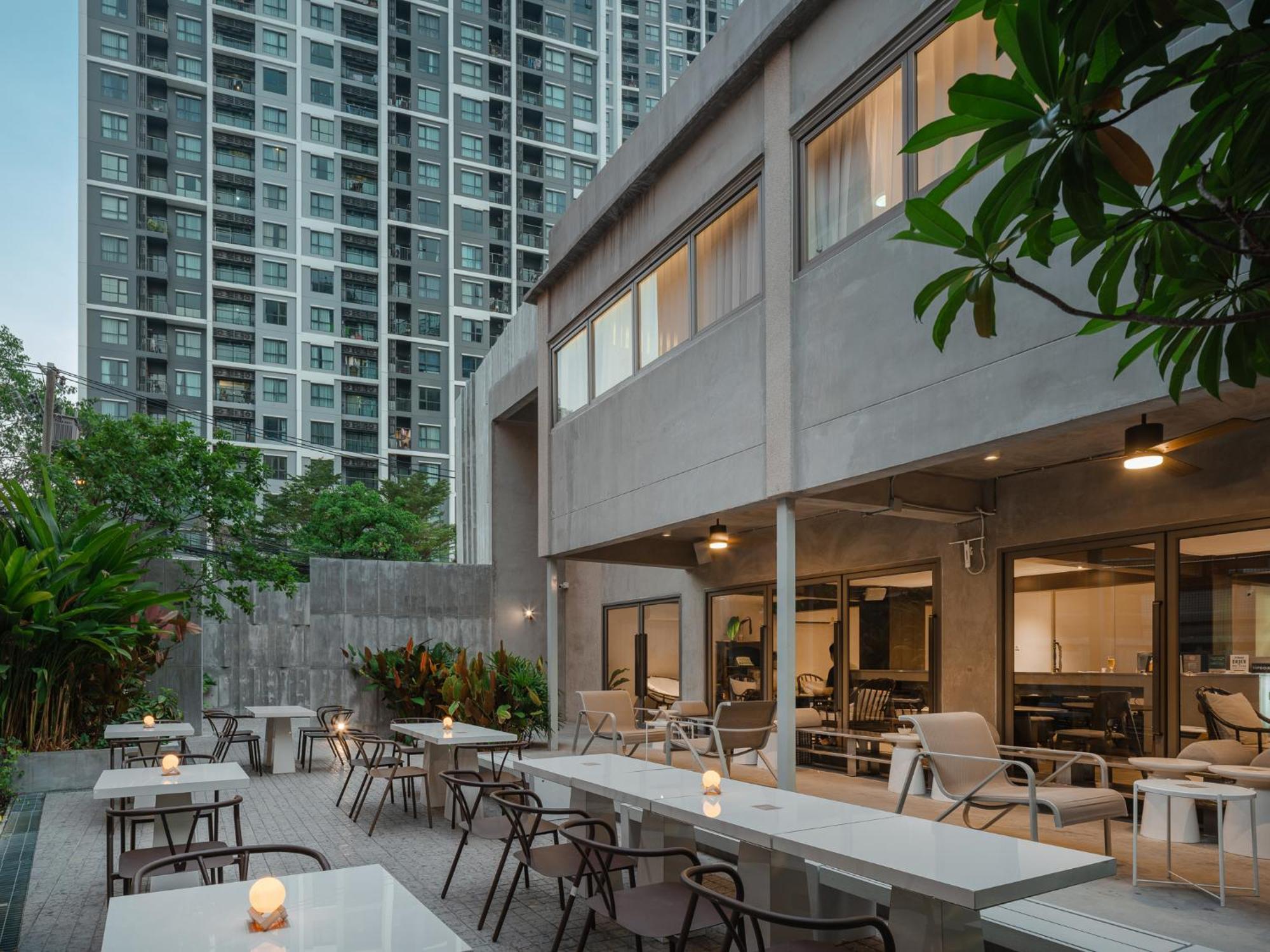 Nidhra Boutique Hotel Bangkok Sukhumvit Exterior photo