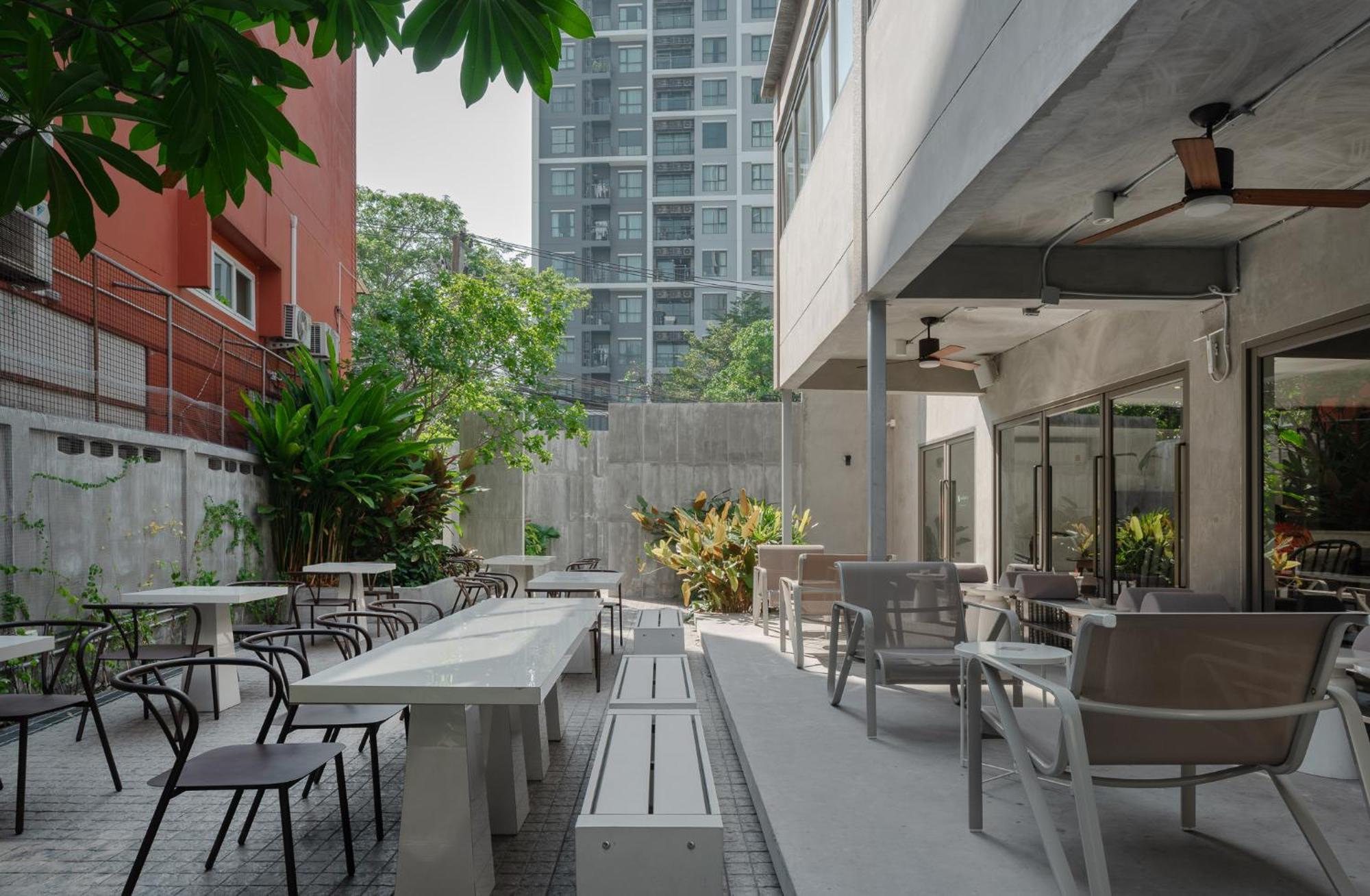 Nidhra Boutique Hotel Bangkok Sukhumvit Exterior photo